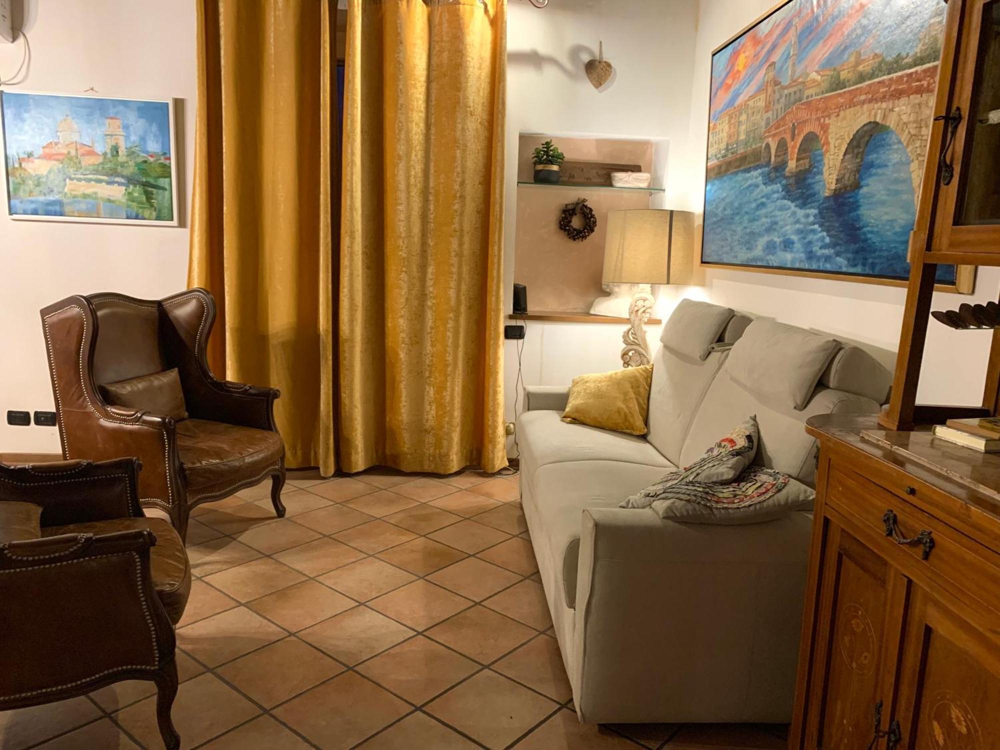 Casa Al Teatro Apartment เวโรนา ภายนอก รูปภาพ