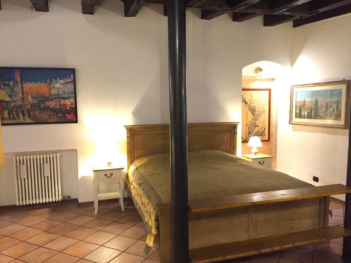 Casa Al Teatro Apartment เวโรนา ภายนอก รูปภาพ